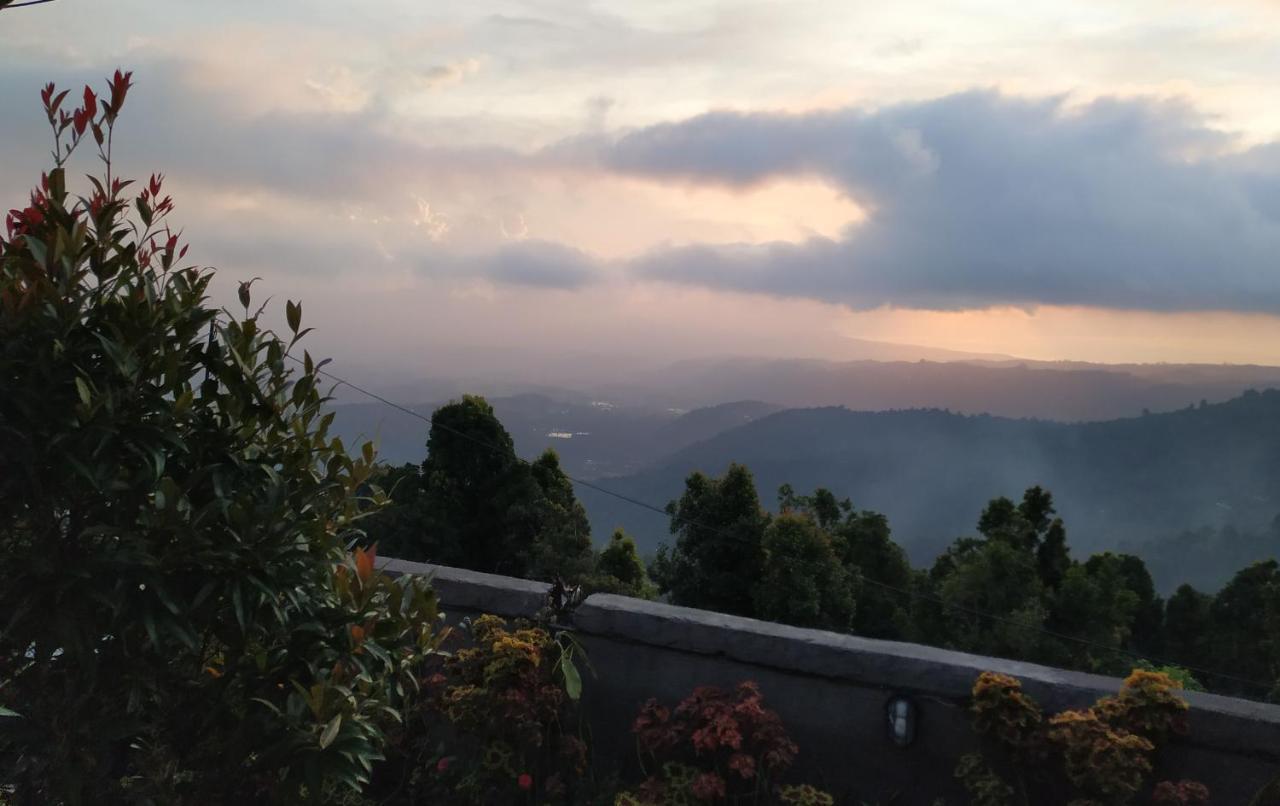 Puri Sunset Homestay Мундук Экстерьер фото